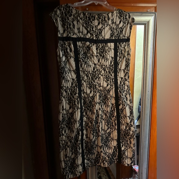 AMERICAN CLASSICS SIZE 10 DRESS. WORN ONCE, LIKE NEW - Picture 2 of 2